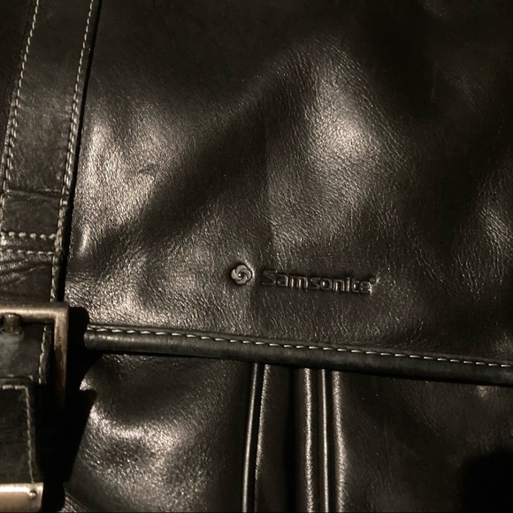 Black Samsonite briefcase w space for laptop - Picture 2 of 11